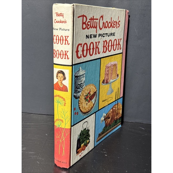 Betty Crocker's New Picture Cook Book  1st Edition 6th Print 1961 - Picture 2 of 13